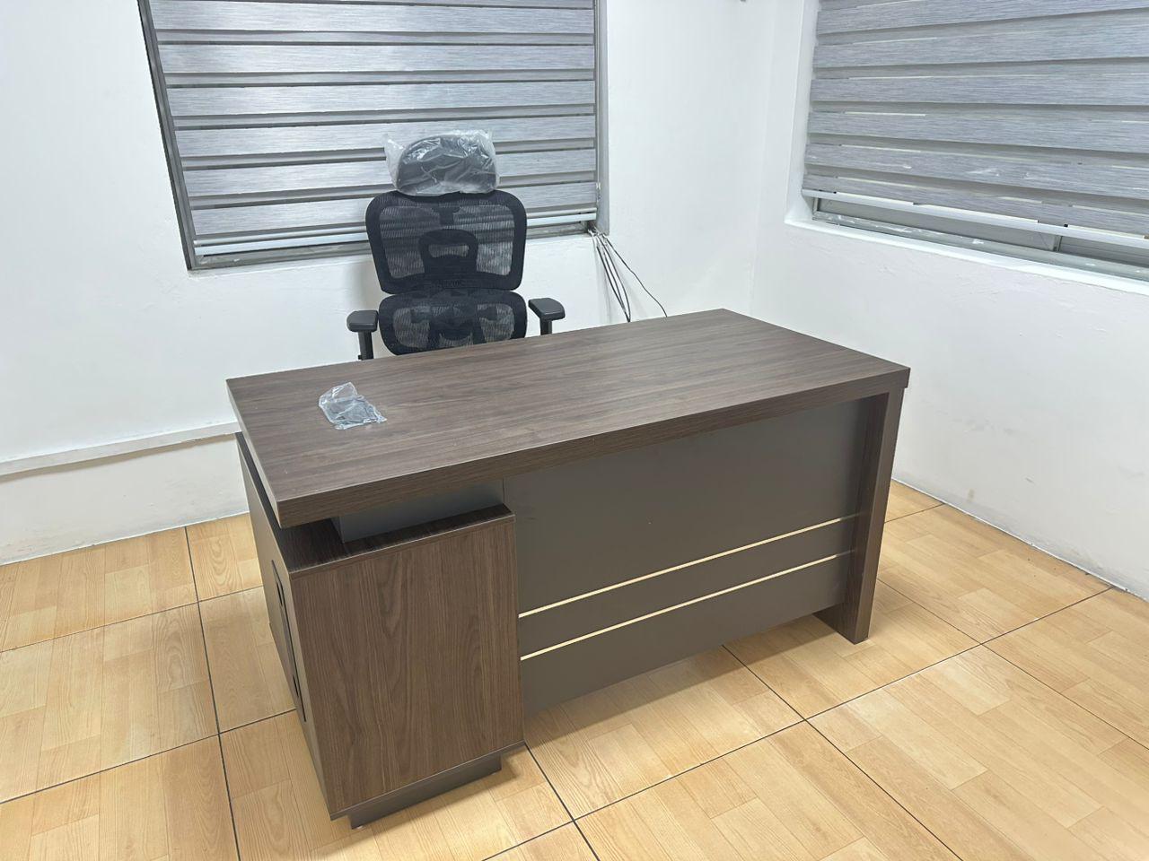 Wooden computer  desk